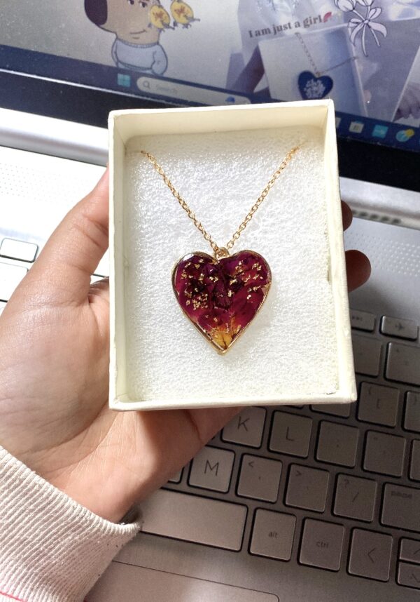 Resin heart Pendent - Image 3