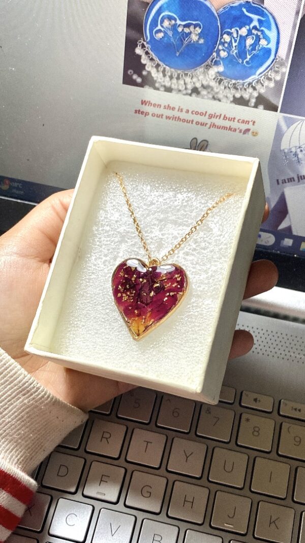 Resin heart Pendent - Image 2